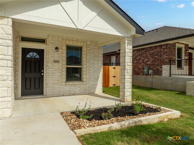 Building Photo - 5109 Rose Petal Ct