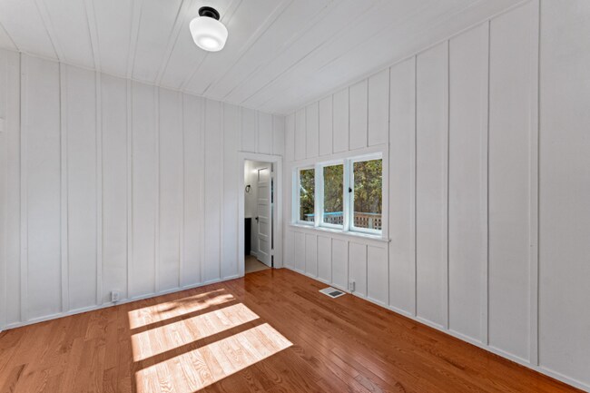 Building Photo - 336 E Islay St