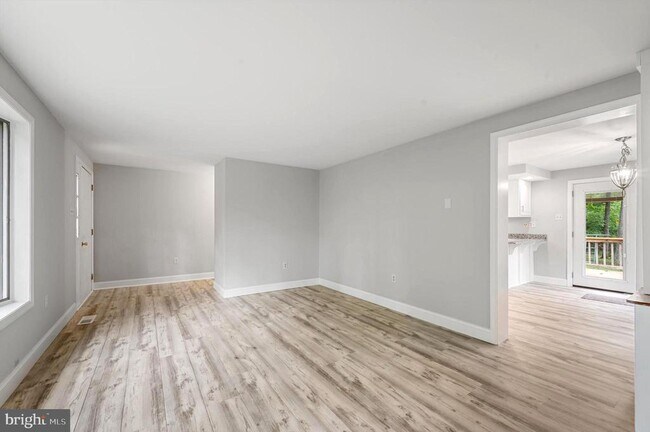 Building Photo - 813 Leeds Manor Ln