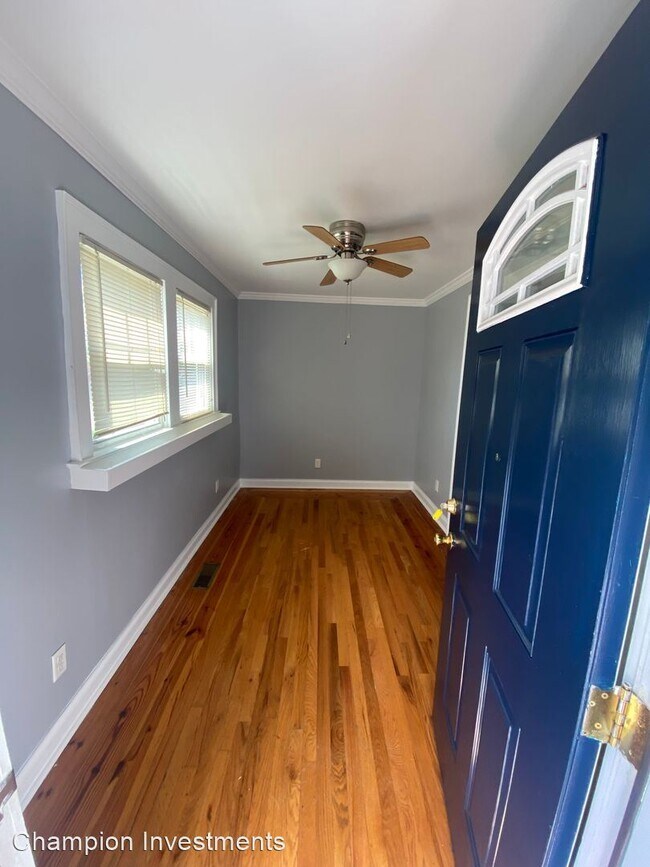 Building Photo - 2 br, 1.5 bath House - 210 N. Piedmont Ave