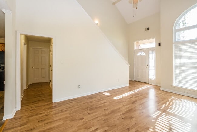 Building Photo - 6076 Armistead St
