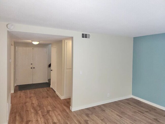 Foto del edificio - 8396 Sunbeam Cir
