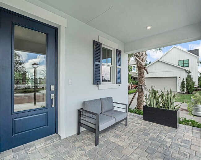 Building Photo - 823 SW Pr Ave