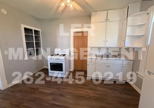 Building Photo - 2112 53rd St