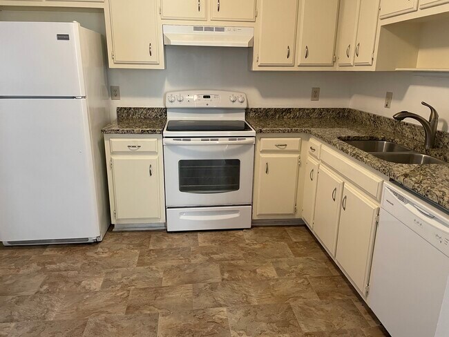 Building Photo - 620 McLaw Dr