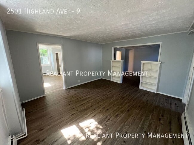 Photo - 2501 Highland Ave Apartment