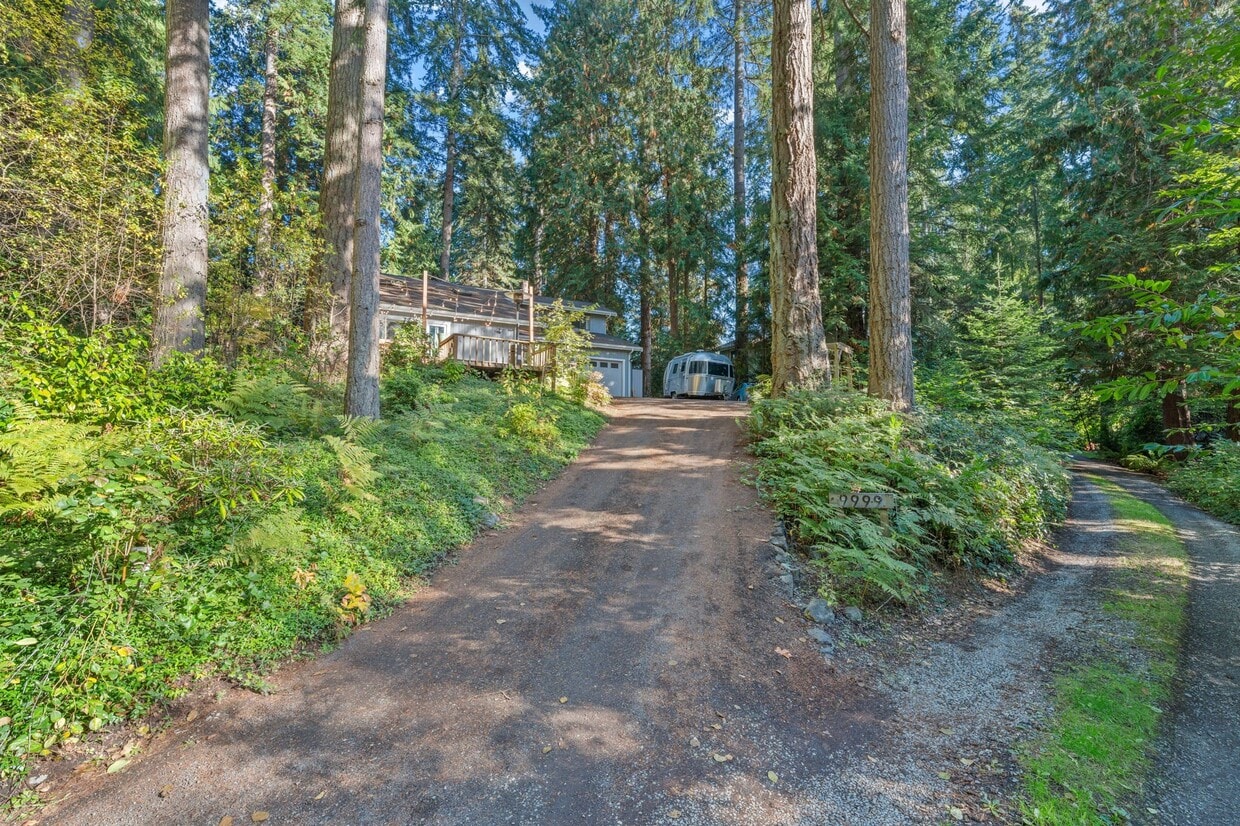 Photo - 9999 NE Beach Crest Dr (Bainbridge Island, WA)