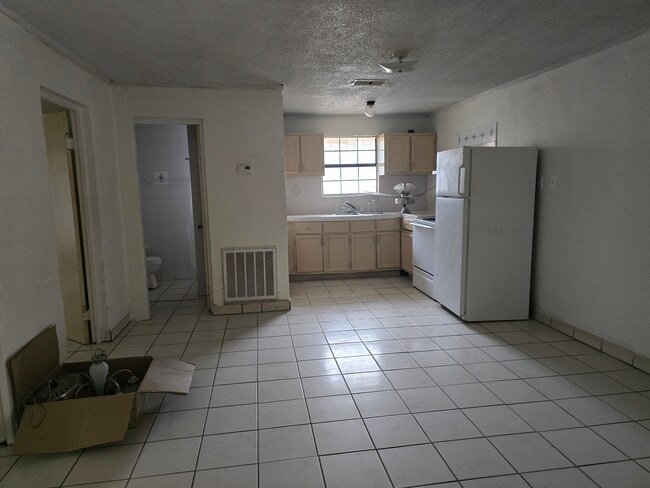 Foto del edificio - 2016 S India Ave