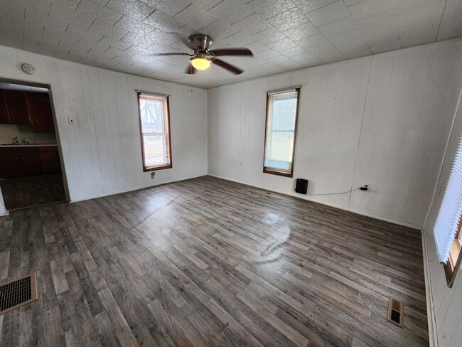 Foto del edificio - 403 9th Ave SW