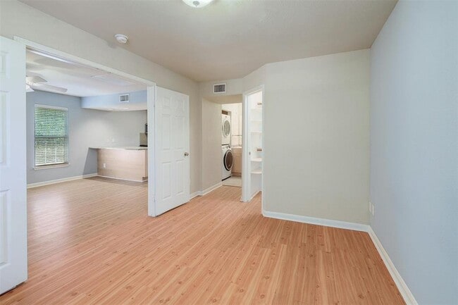 Building Photo - 7685 Northcross Dr