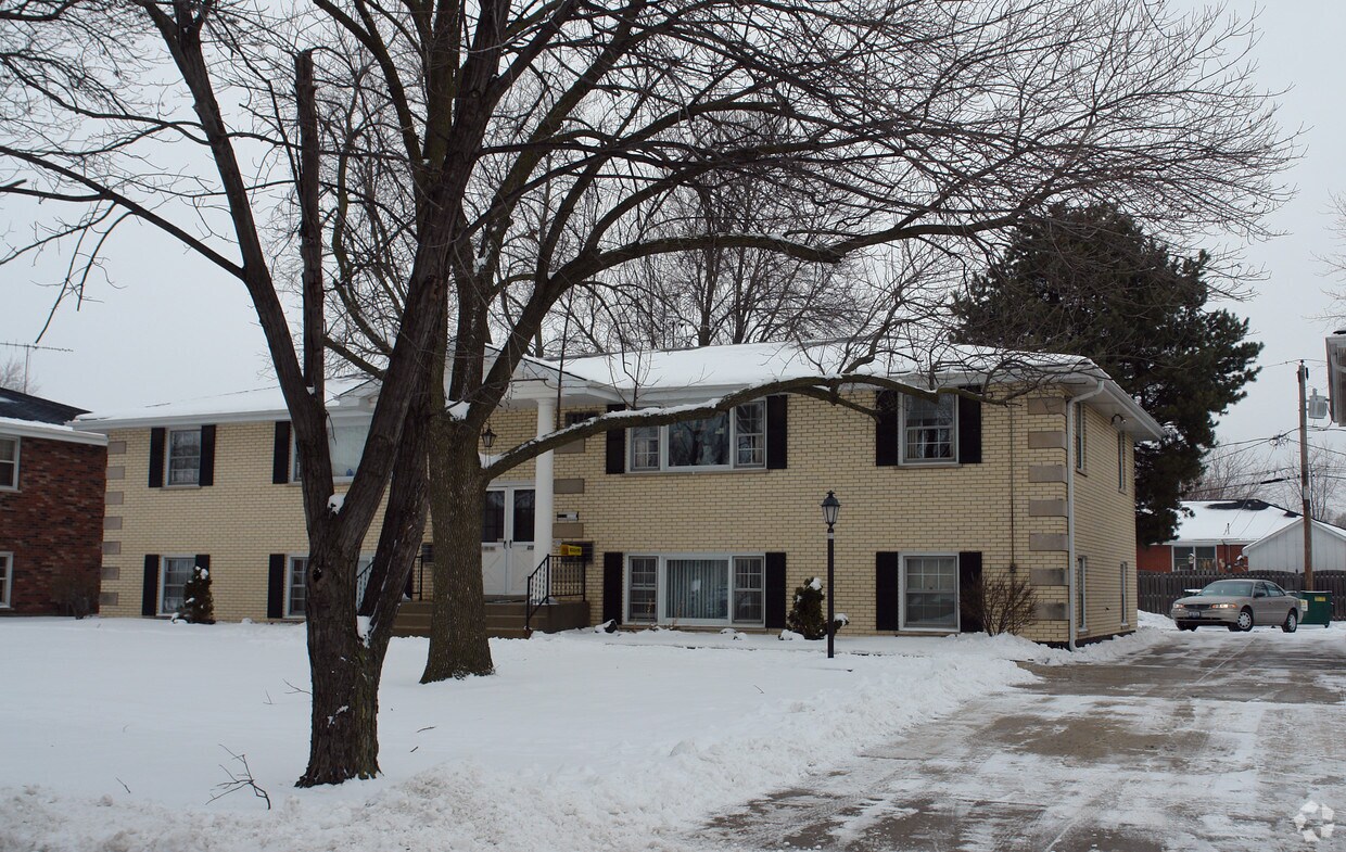 Primary Photo - 618 E 3rd St