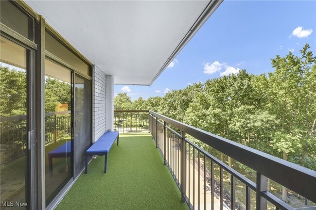 Building Photo - 12550 Lake Ave