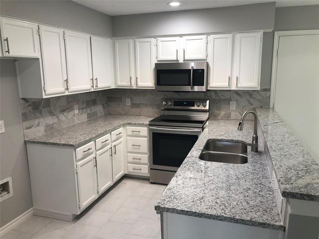 Building Photo - 2409 Randi Rd