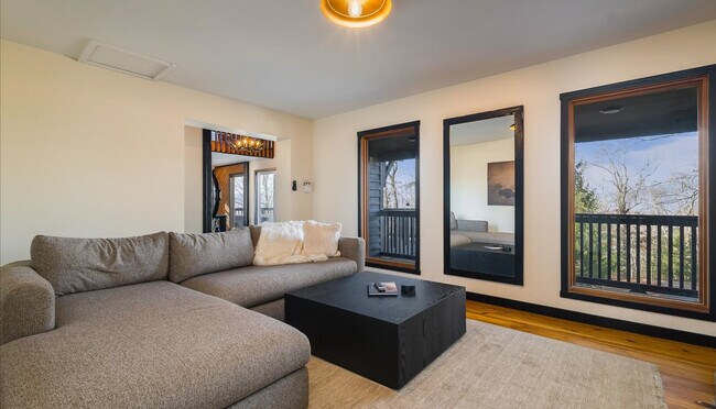 Foto del edificio - 20220 Wooded View Ln