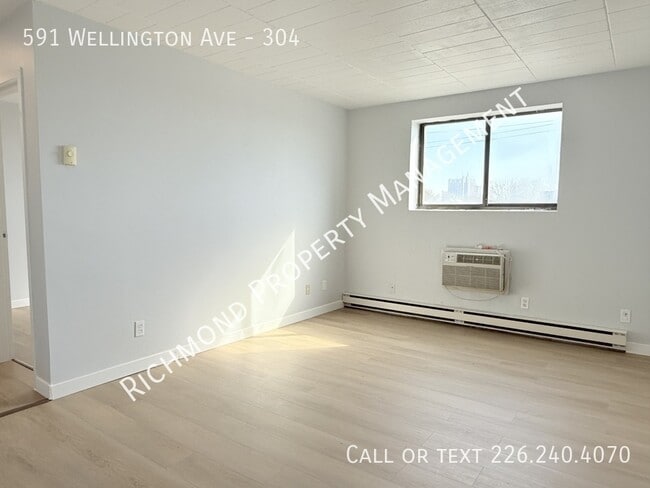 Building Photo - 591 Wellington Ave