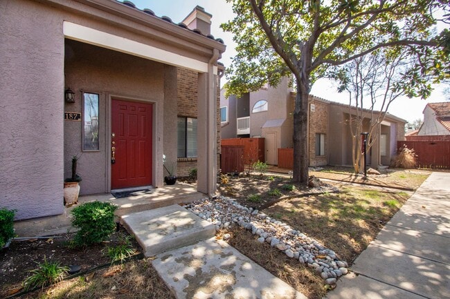 Building Photo - 4242 N Capistrano Dr