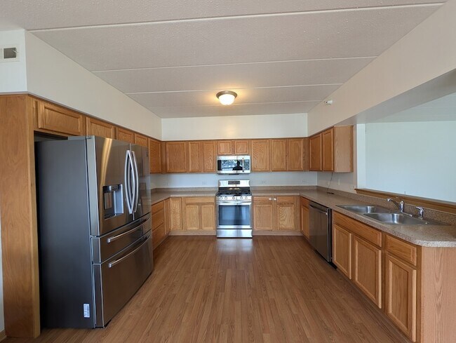 Foto del edificio - 16671 Liberty Cir