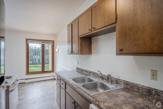 1 habitación, 1 baño - 700 pies cuadrados - Cocina - Cedar Crest Apartments