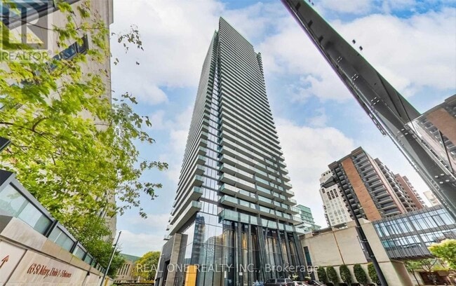 Building Photo - 65 St Mary St