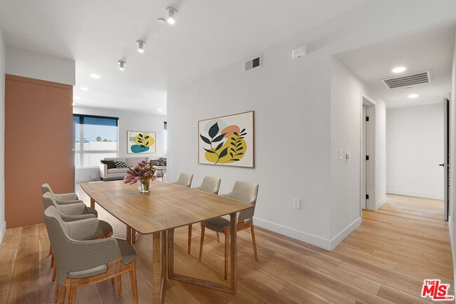 Building Photo - 10601 Washington Blvd