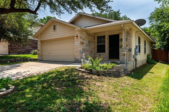 Building Photo - 8719 Davis Oaks Trl