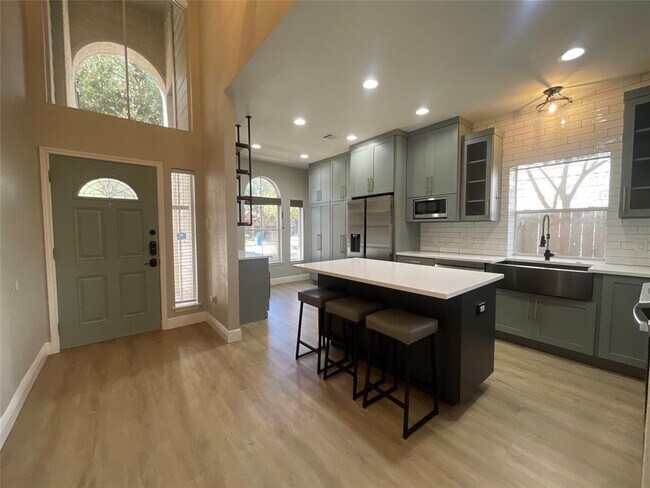 Building Photo - 3300 Bratton Heights Dr