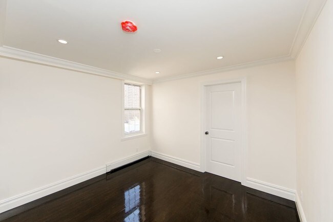 Foto del edificio - 360 W 19th St