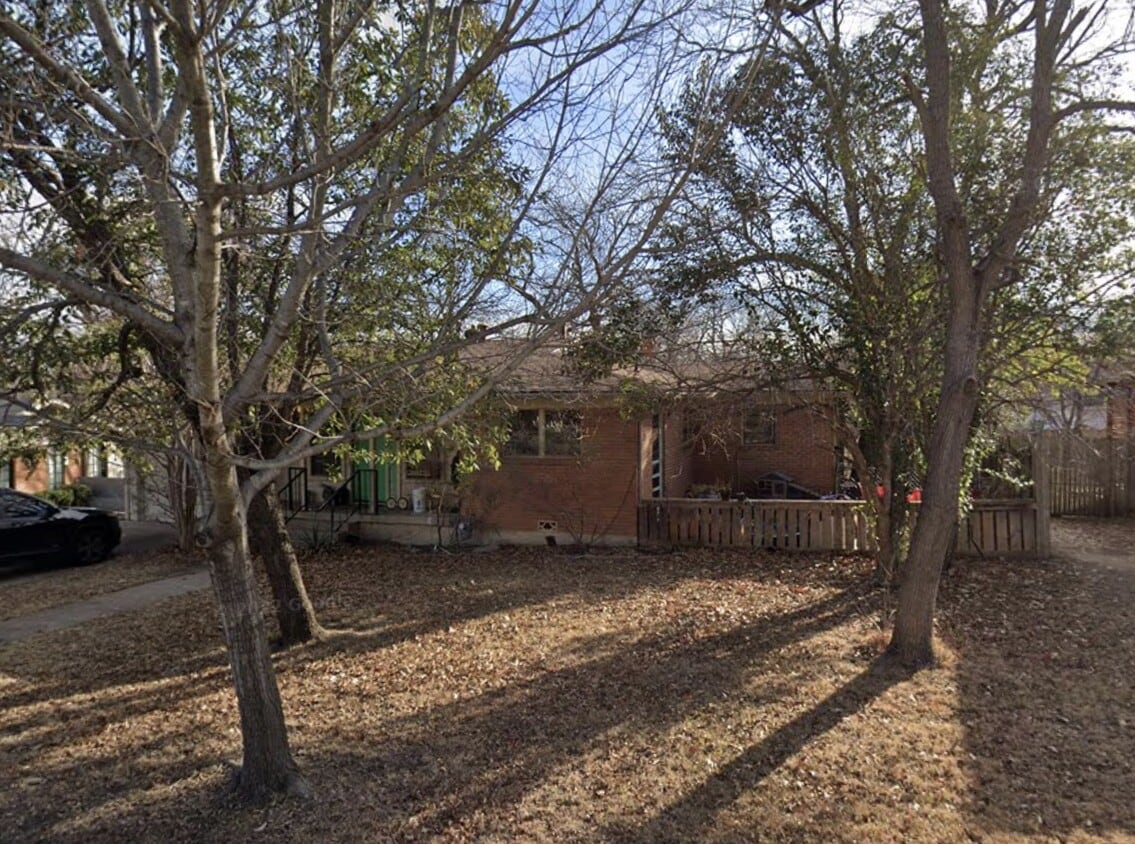 Building Photo - 4733 Staples Ave