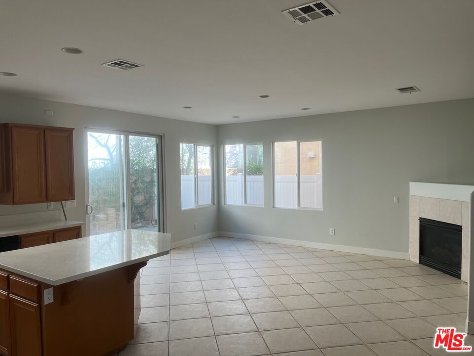 Primary Photo - 12359 Sonoma Dr