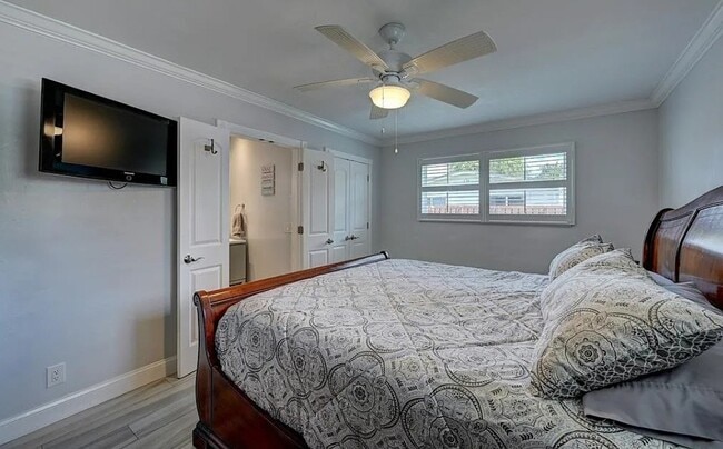 Building Photo - 612 Orchid Dr