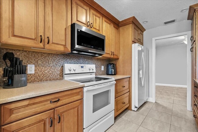 Photo - 400 Crosswinds Dr Townhome