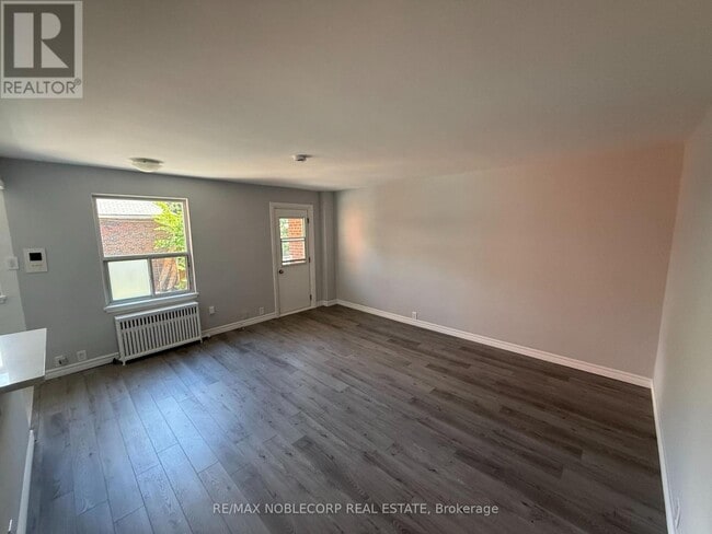 Building Photo - 1315 Bayview Ave