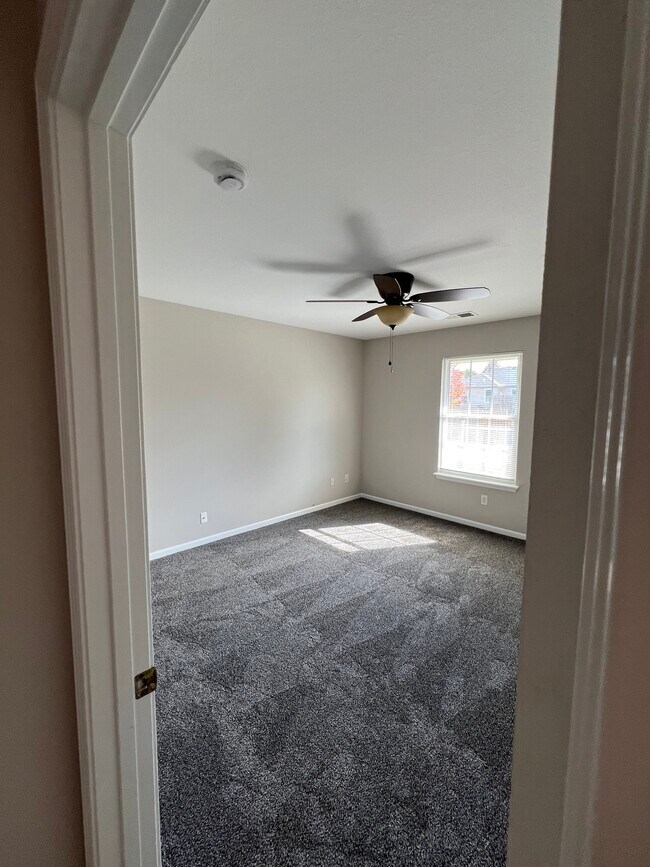 New Carpet Bedrooms - 1013 SW Sandy Ln