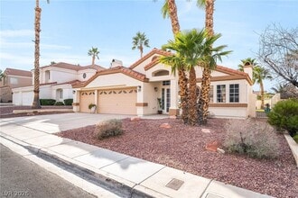 Building Photo - 17 Sandwedge Dr