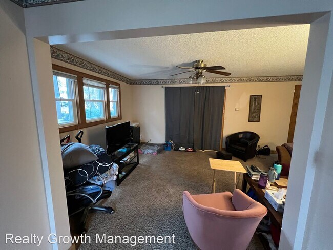 Foto del edificio - 4 br, 2 bath House - 120 11th Ave NW