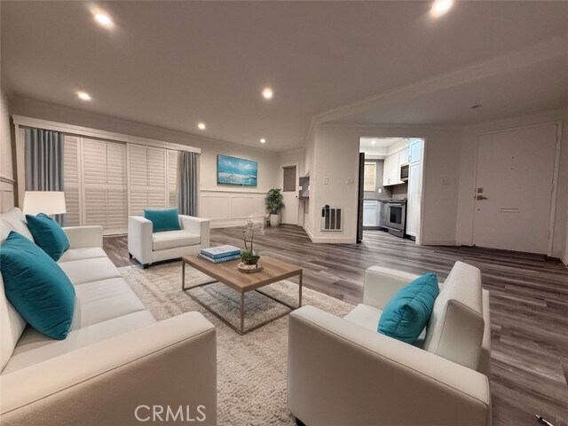 Foto del edificio - 22723 Maple Ave
