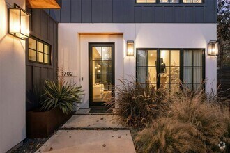 Building Photo - 1702 Bauerle Ave