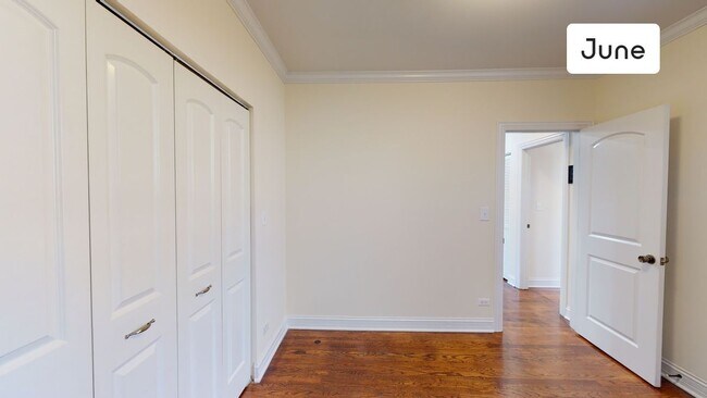 Building Photo - ROOM ONLY in 4-bed/2.0-bath Home