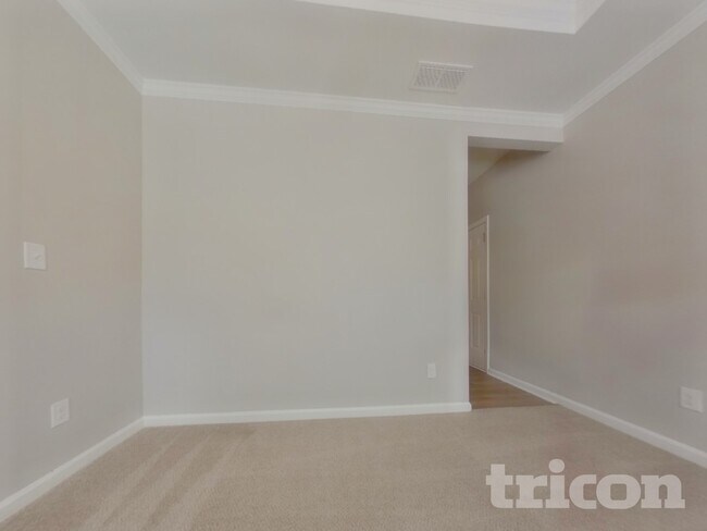 Building Photo - 808 Wade Farm Dr