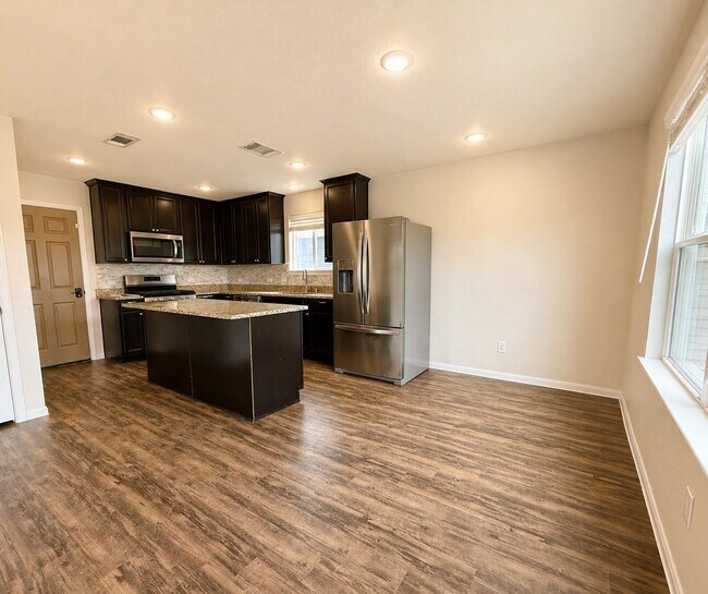 Foto del edificio - 24059 Hay Needle Ln