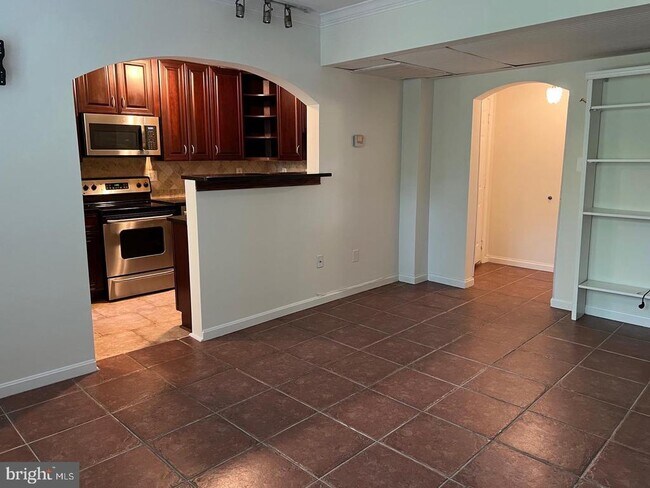 Foto del edificio - 1741 N Troy St