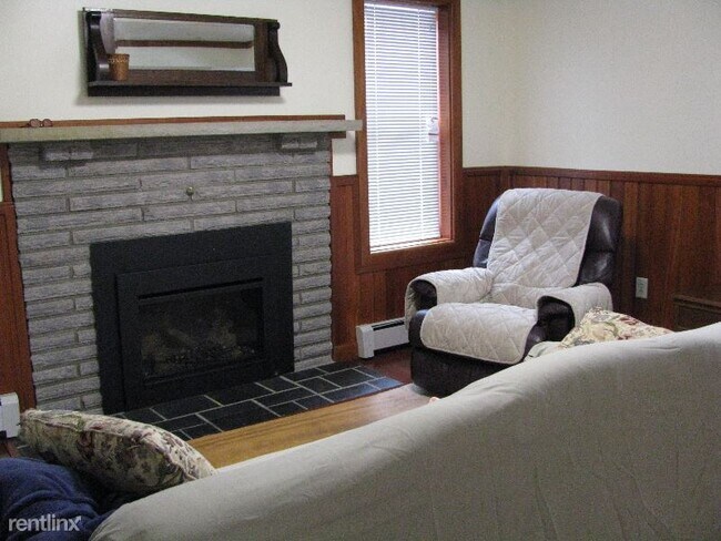 Building Photo - 2 br, 2.5 bath House - 101 Fields Park Rd.