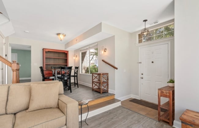 Building Photo - 11 Bentley Ct