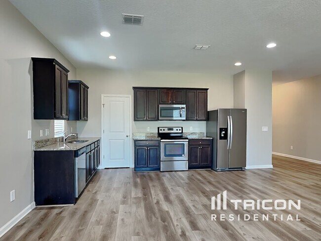 Building Photo - 15121 Sora St