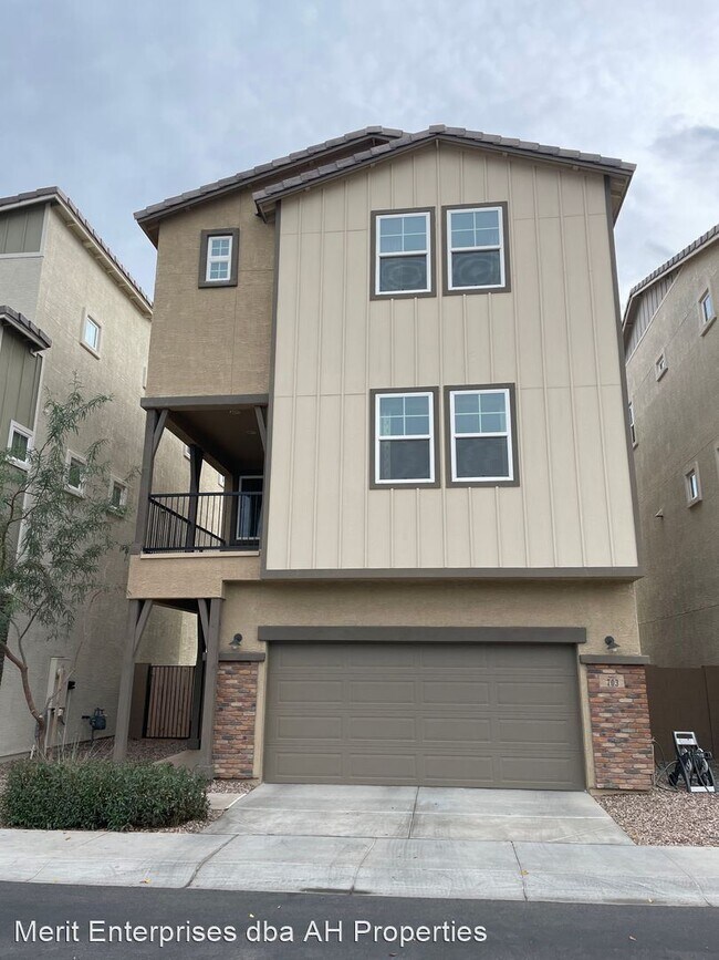 Building Photo - 4 br, 3.5 bath House - 703 W BROWNING PL