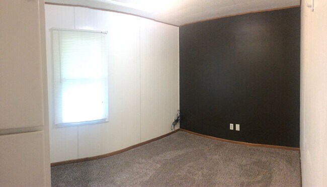 Foto del edificio - Spacious 2-Bedroom Home
