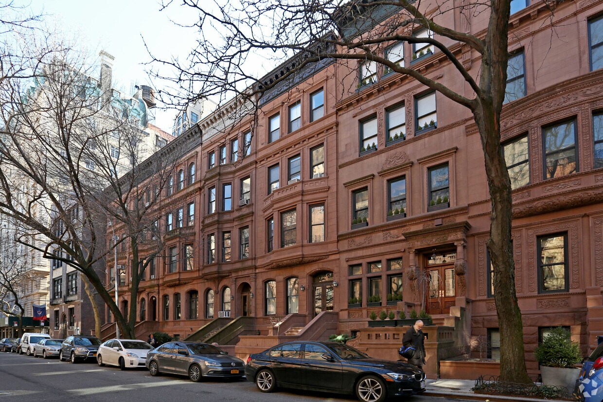Building Photo - 30 W 89th St