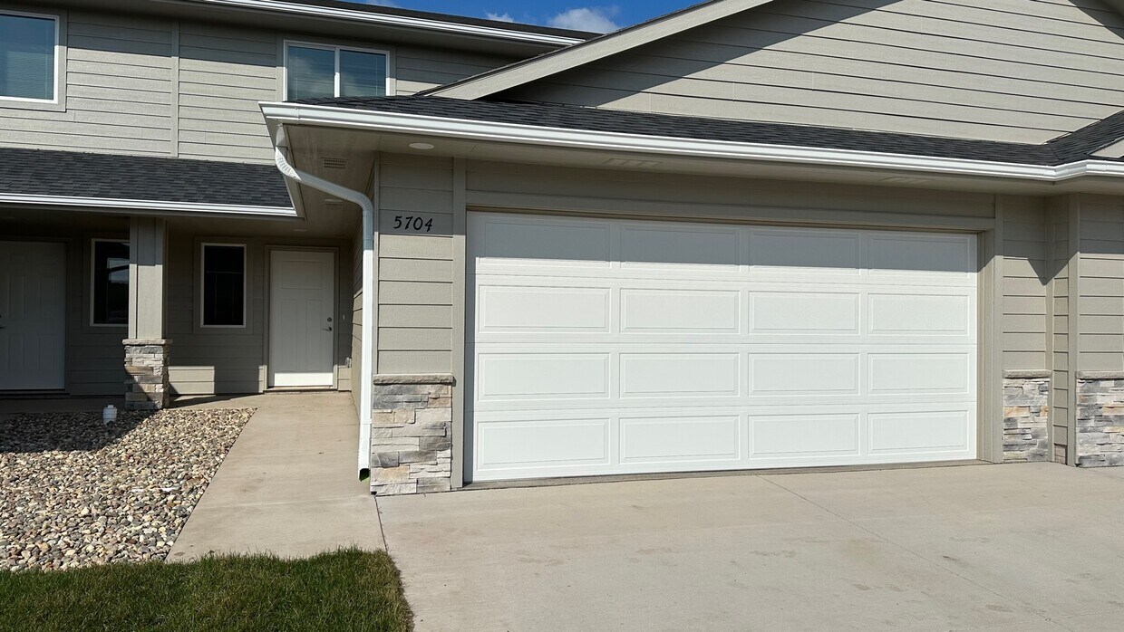Foto principal - 5704 E Hitching Pl