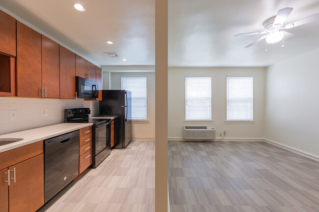 Foto del edificio - 107 Bloomingdale Ave