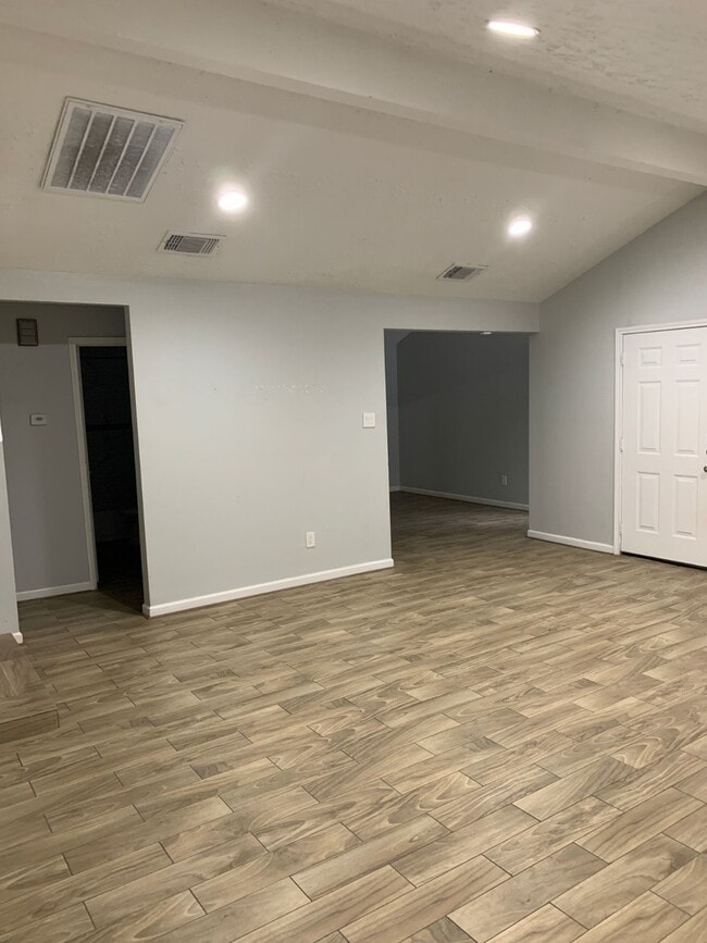 Foto del edificio - 3610 Mattingham Dr